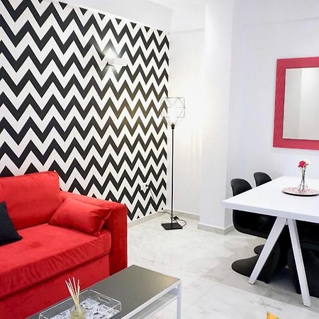 Cozy Apartment In The Center Of Атина Екстериор снимка