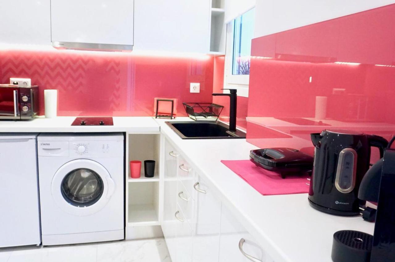 Cozy Apartment In The Center Of Атина Екстериор снимка
