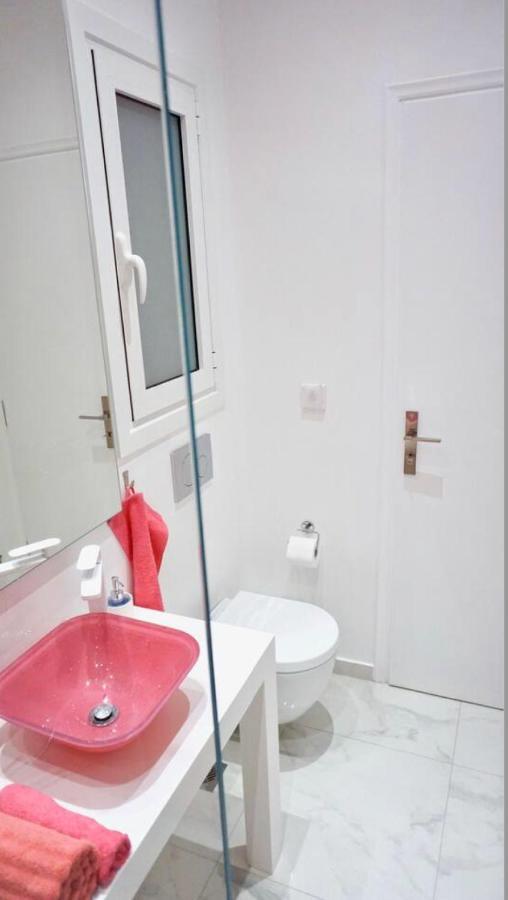 Cozy Apartment In The Center Of Атина Екстериор снимка