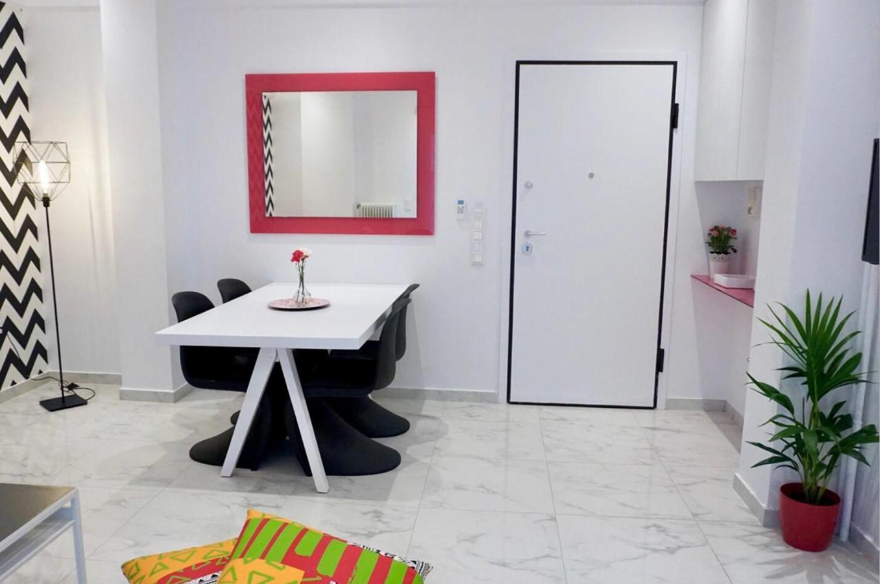Cozy Apartment In The Center Of Атина Екстериор снимка