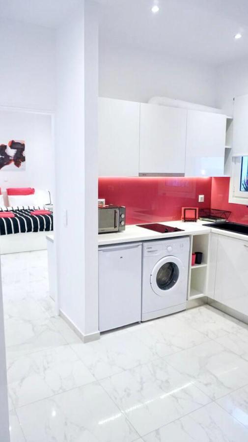 Cozy Apartment In The Center Of Атина Екстериор снимка