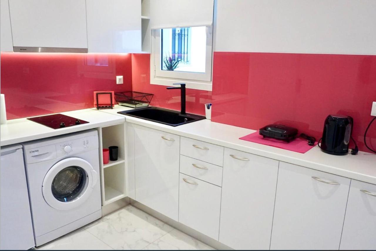 Cozy Apartment In The Center Of Атина Екстериор снимка