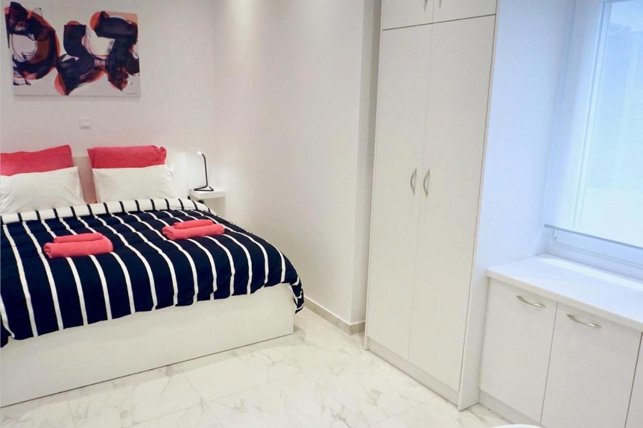Cozy Apartment In The Center Of Атина Екстериор снимка
